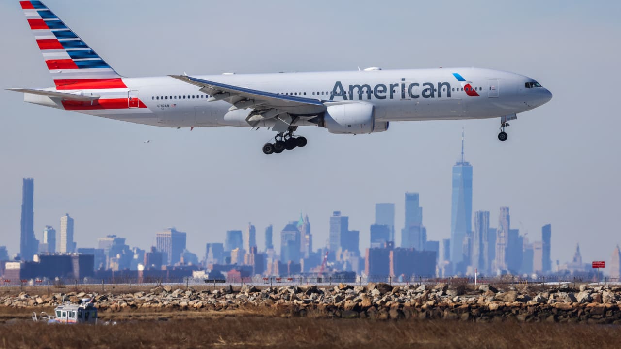 American Airlines отложила возобновление рейсов в Израиль до марта 2027 года