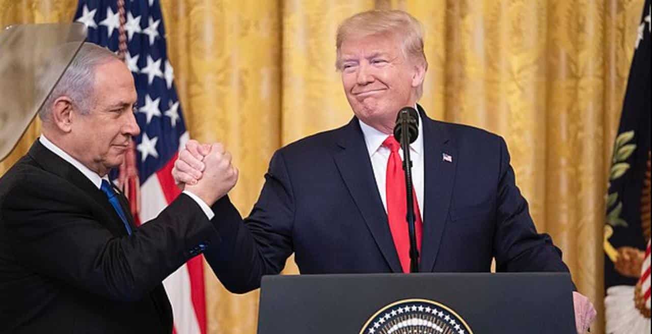 Трамп заявил о намерении объявить Ормузский пролив территорией США