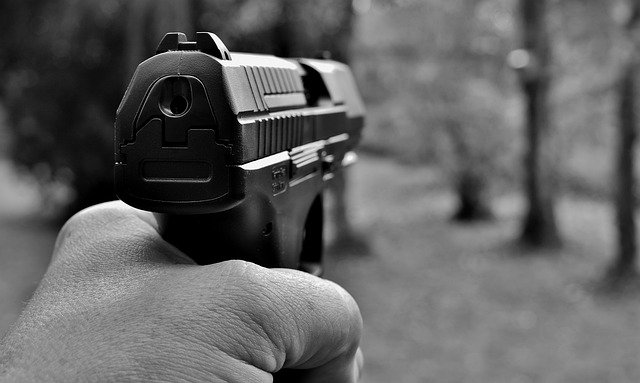 В Нетании вооружённый мужчина открыл огонь по полицейским и был нейтрализован